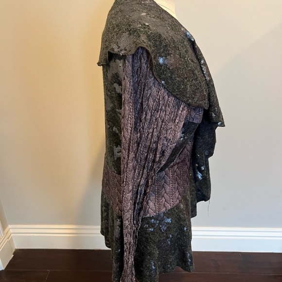 Chic Ruffled Cardigan - Picture 3 of 6